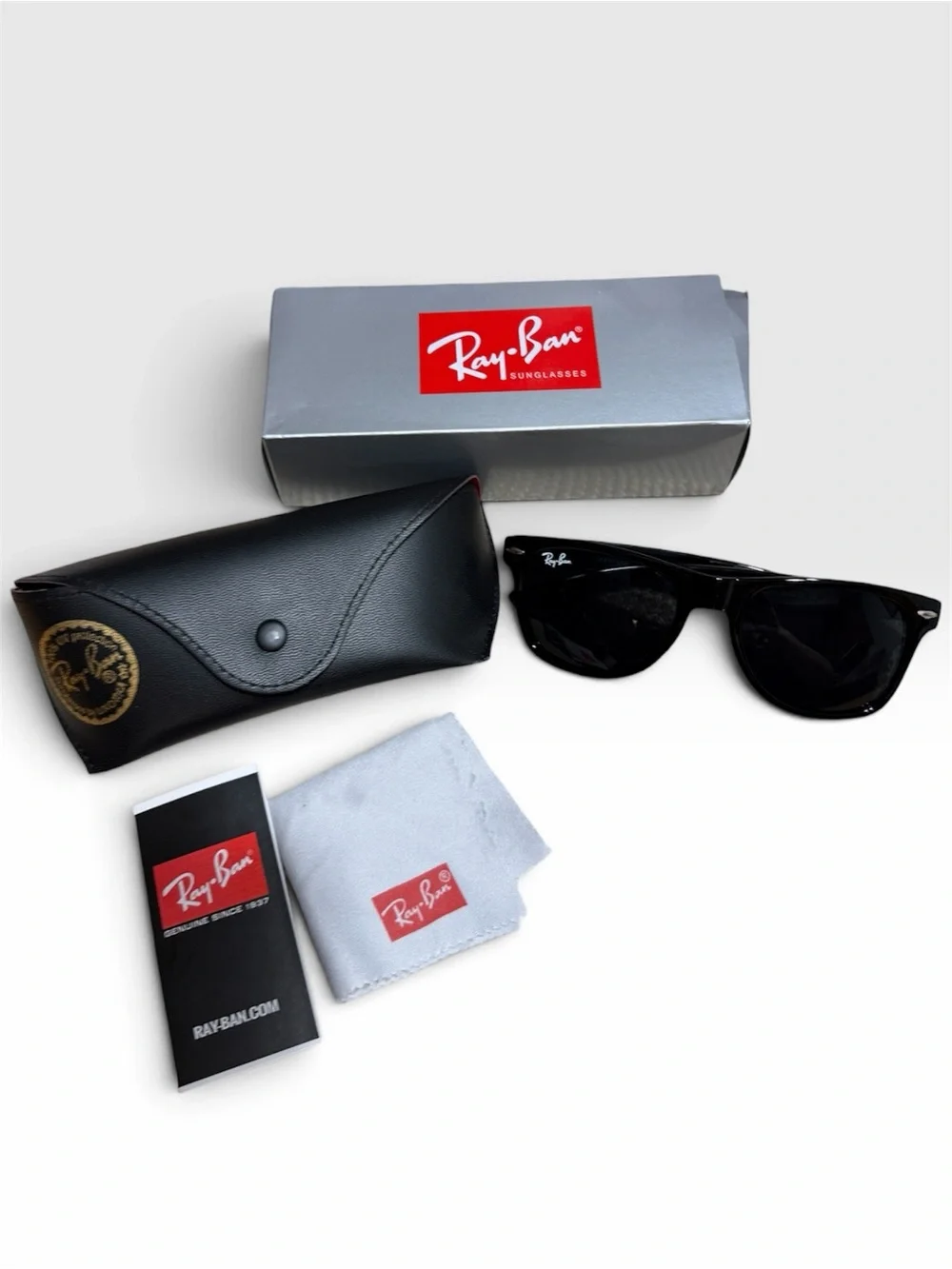 Ray-Ban Black Gloss Wayfarer Sunglasses with Case